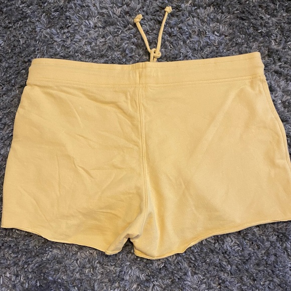 Gap women’s tank and drawstring shorts - Picture 5 of 5